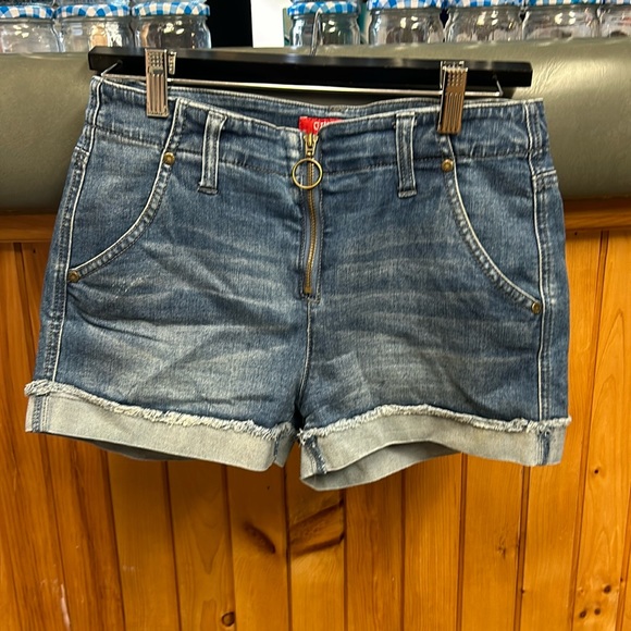 GUESS Jean Shorts - Size 28 - Picture 1 of 4